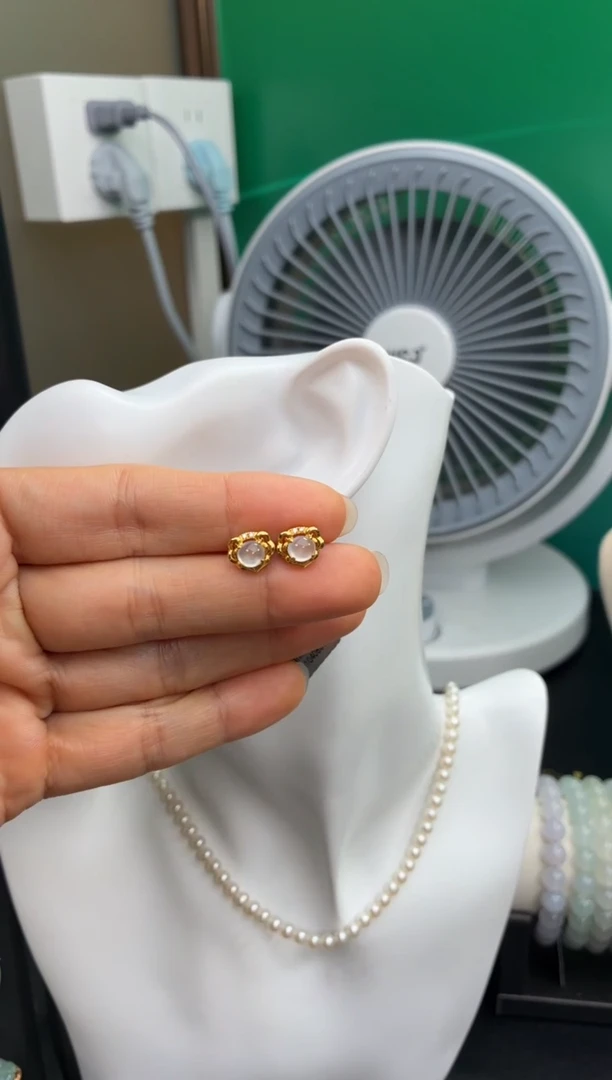 颈饰18K金镶嵌翡翠天然翡翠A货