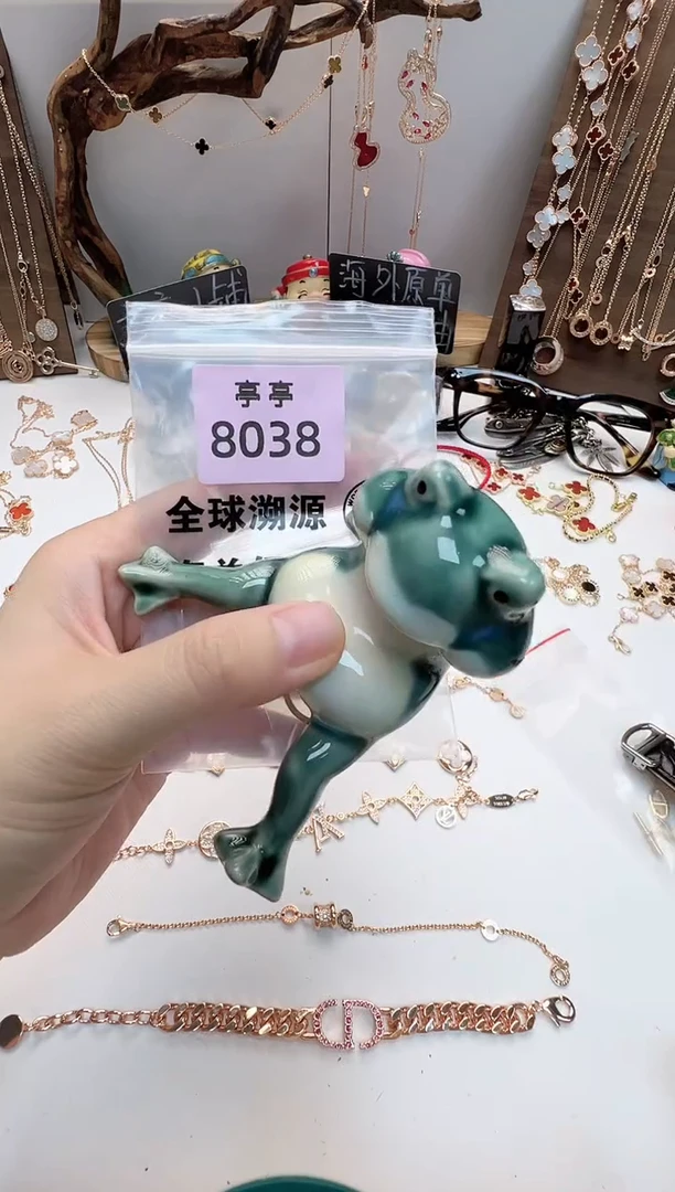 瓷片大****?彧贤聚宝阁二号铺