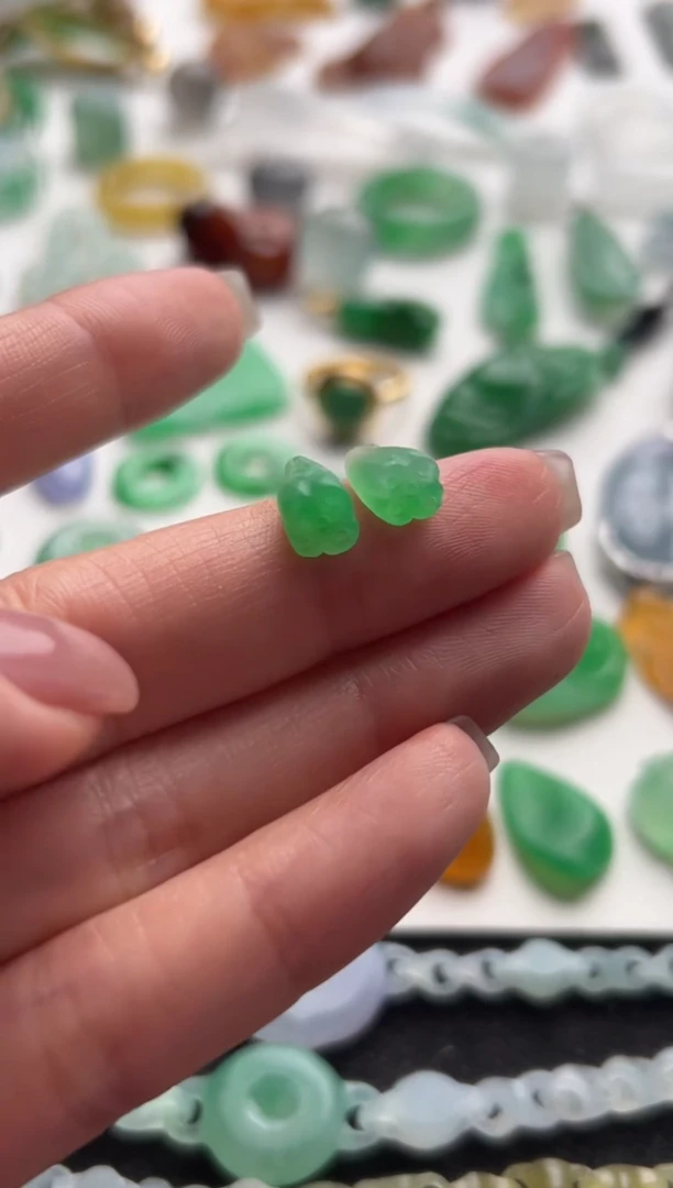 定制翡翠未镶嵌绿莲蓬3200