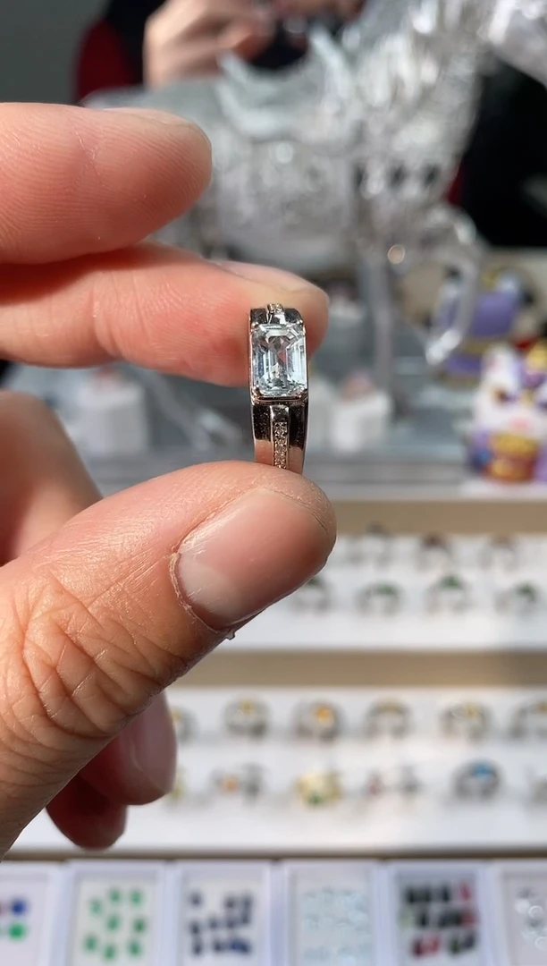 【闪购商品】海蓝宝石戒圈银S925镶嵌1ct星云闭口23