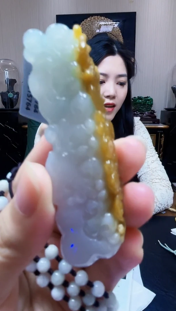 未镶嵌定制翡翠吊坠95