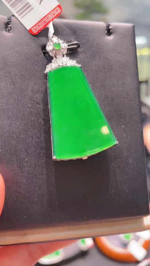 【闪购商品】翡翠颈饰18K金镶嵌A90天然A货翡翠