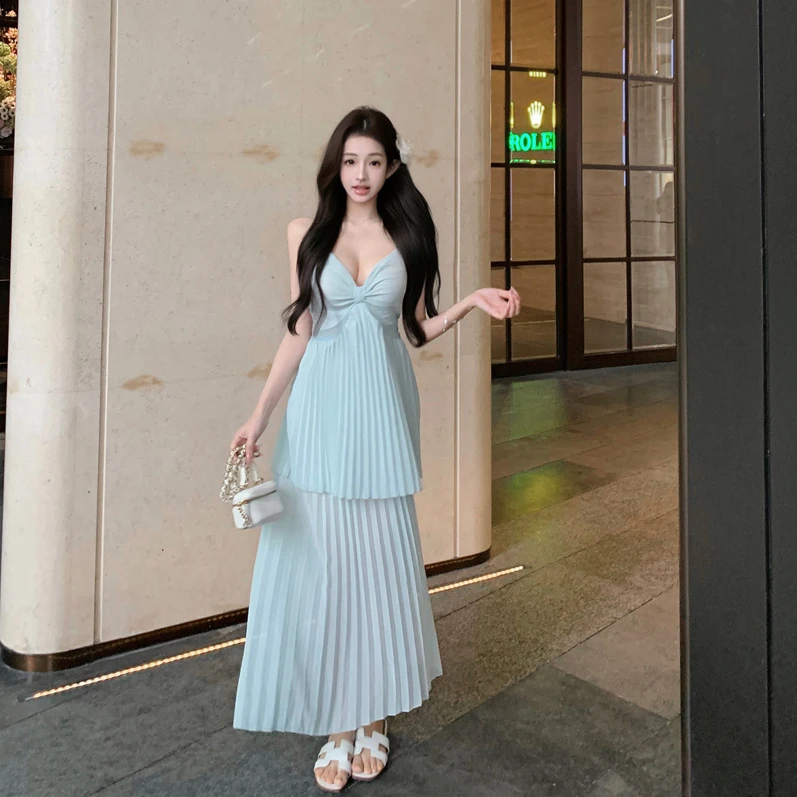微胖绝美度假风褶皱叠层宽松显瘦长裙夏季新款森系V领气质连衣裙