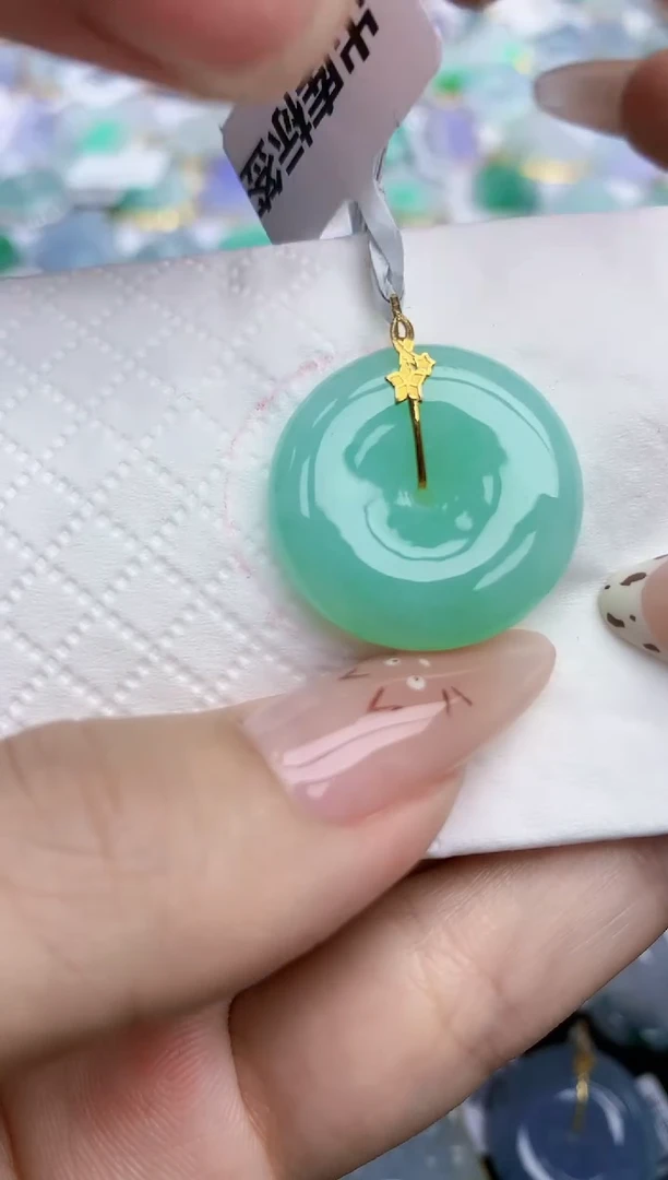 翡翠挂件18K金镶嵌82   天然翡翠A货