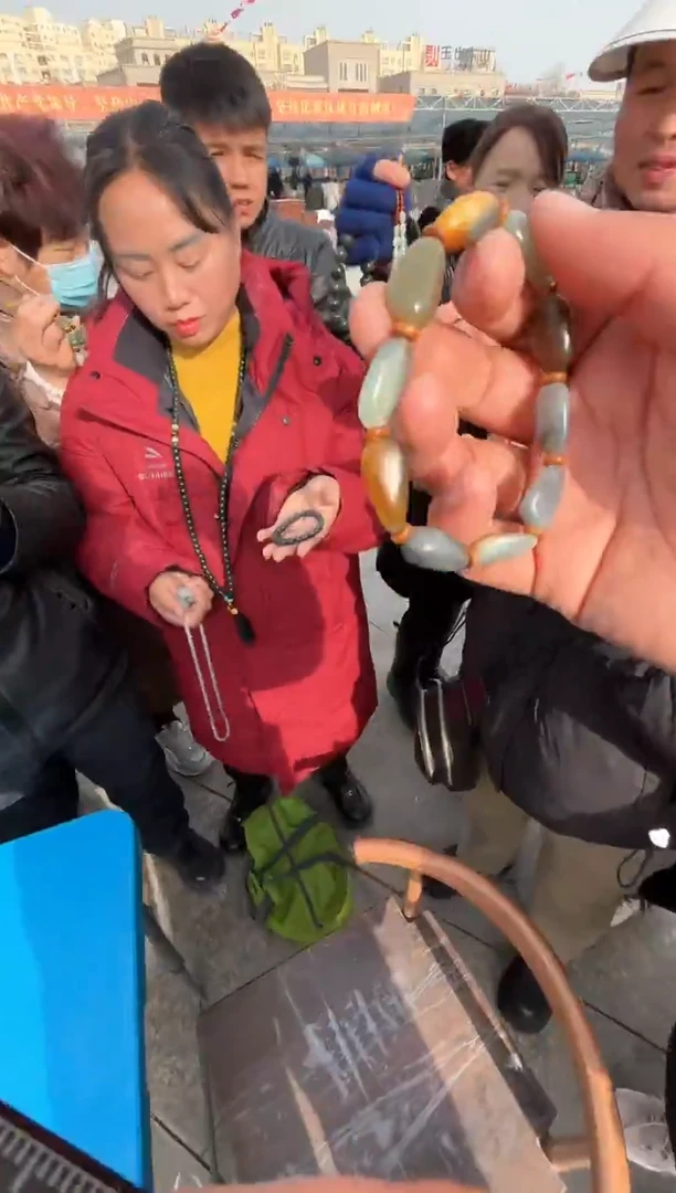 未镶嵌和田玉（糖玉）挂件和田玉