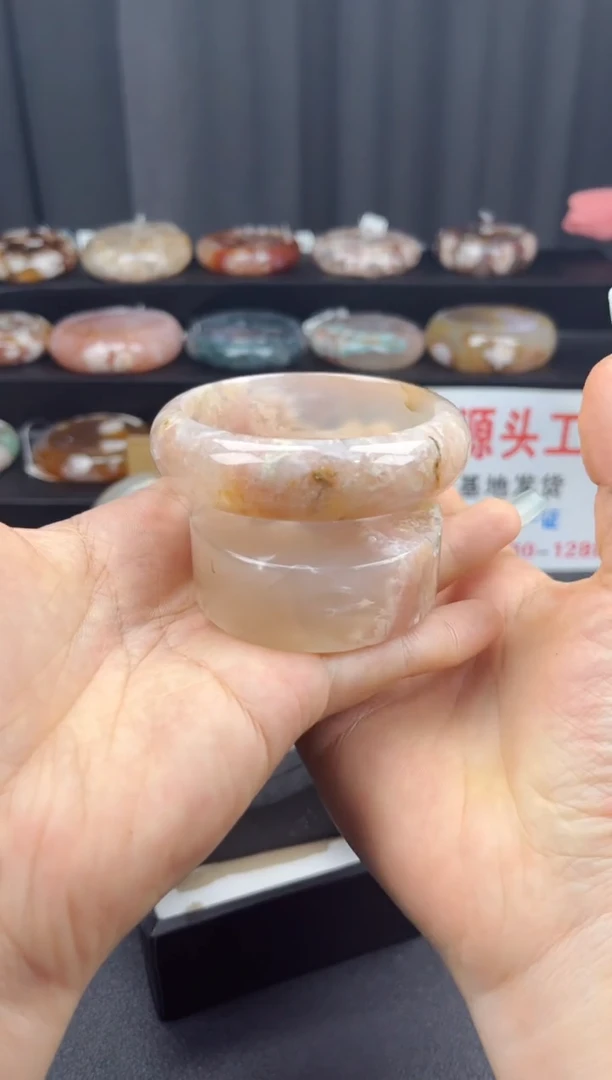 未镶嵌手镯石英质玉（57圈口）赠送镯心 无证书