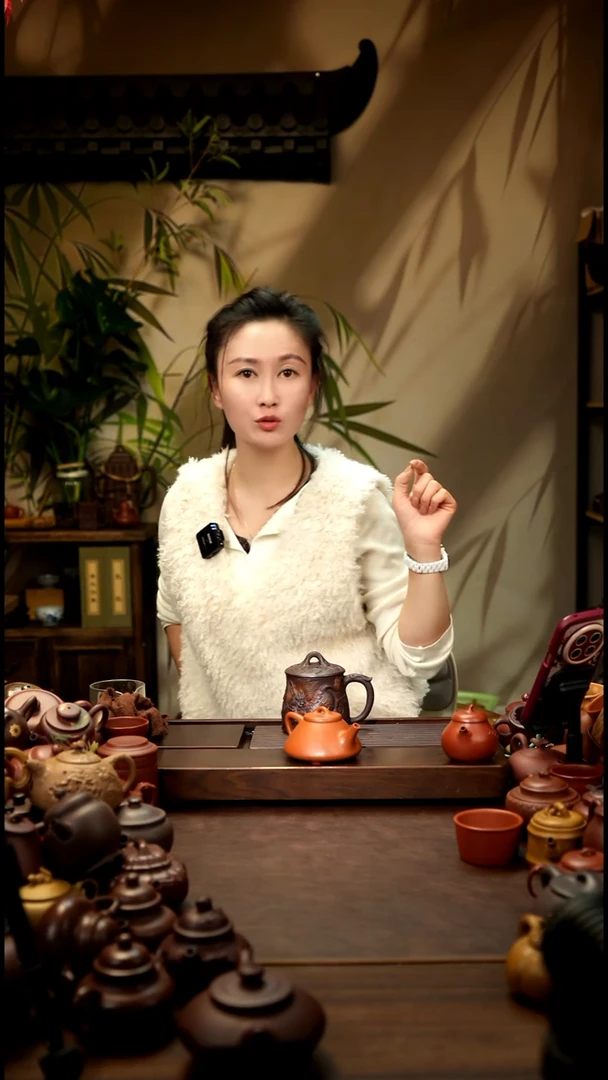 茶壶紫砂向****?黄龙山大红泥子冶石瓢*