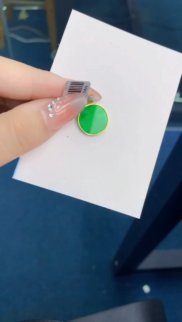 翡翠未镶嵌颈饰1