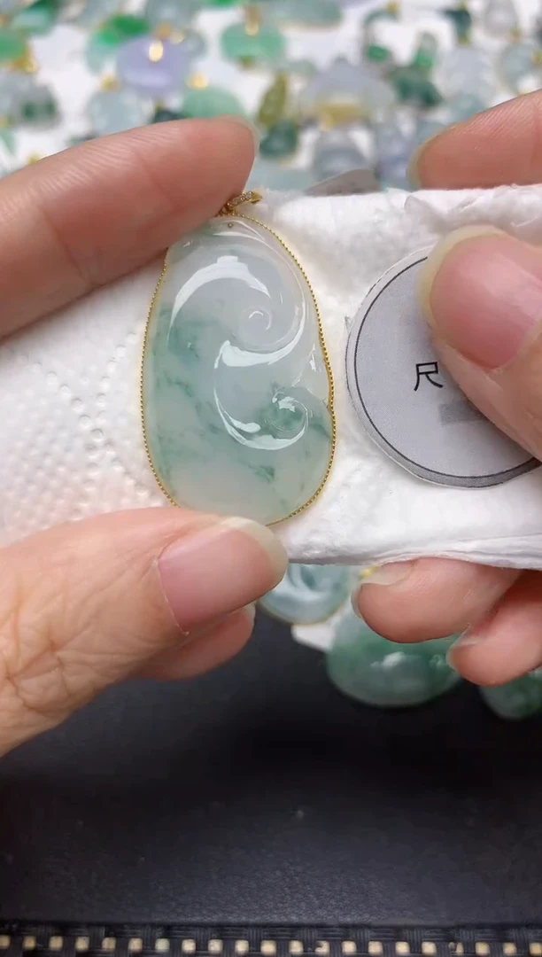 颈饰18K金镶嵌翡翠天然缅甸A货翡翠