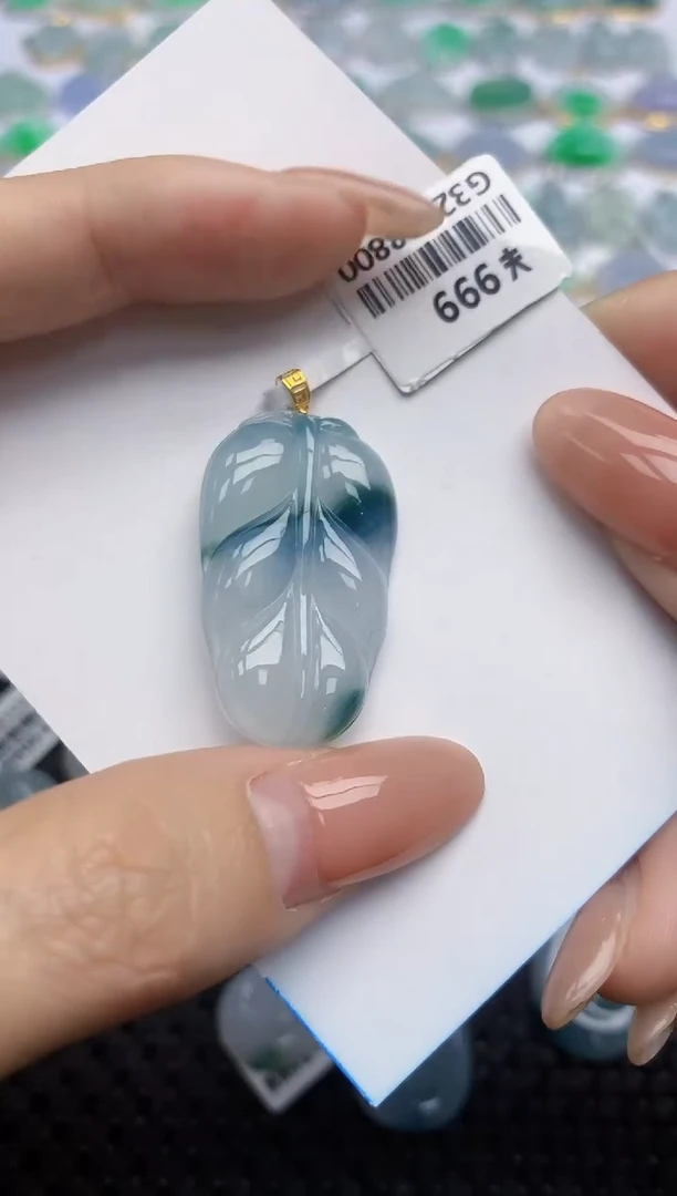 【闪购商品】翡翠挂件18K金镶嵌天然翡翠A货