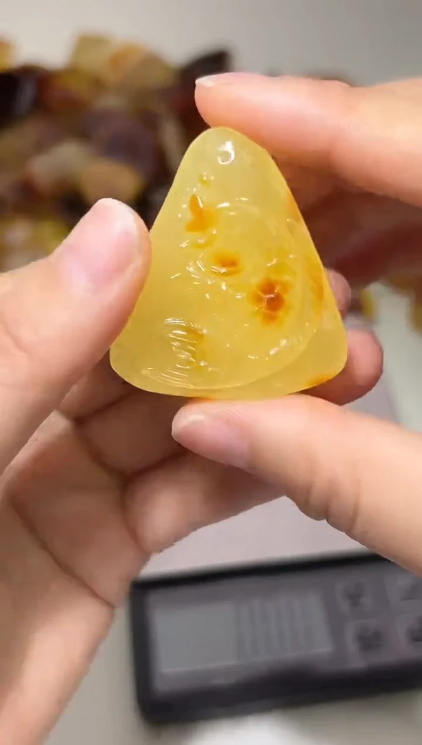裸石琥珀未镶嵌琥珀蜜蜡吊坠
