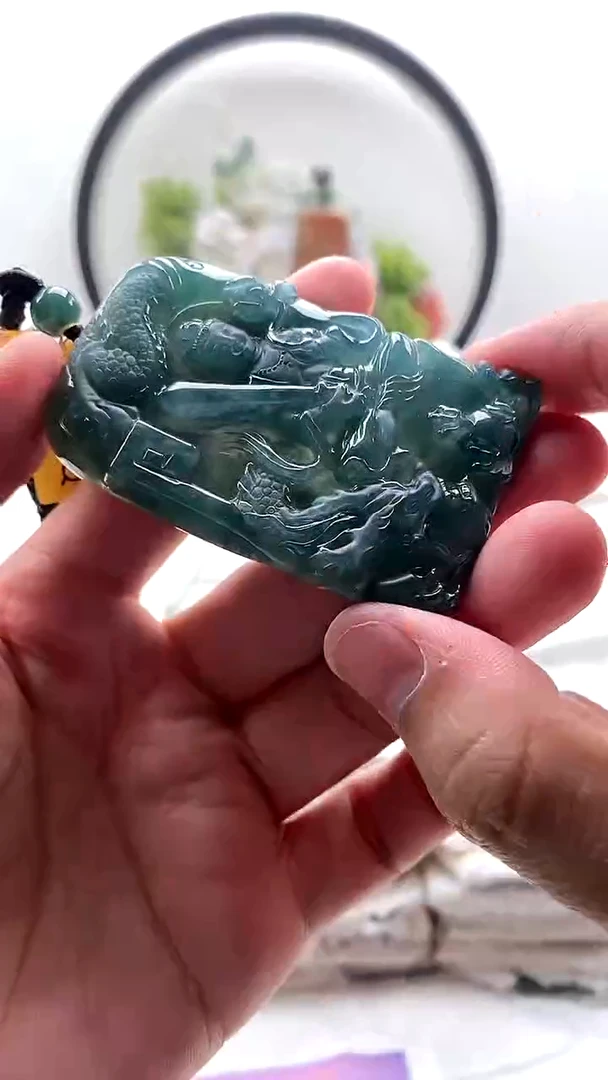 颈饰未镶嵌翡翠虚空藏