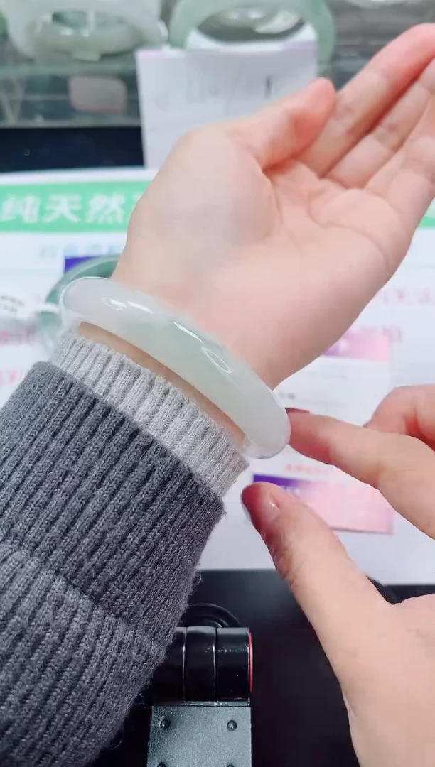 未镶嵌手镯石英质玉155-56/57