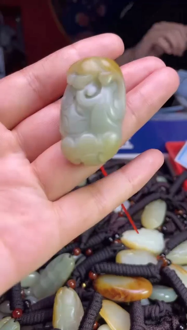 未镶嵌和田玉挂件1