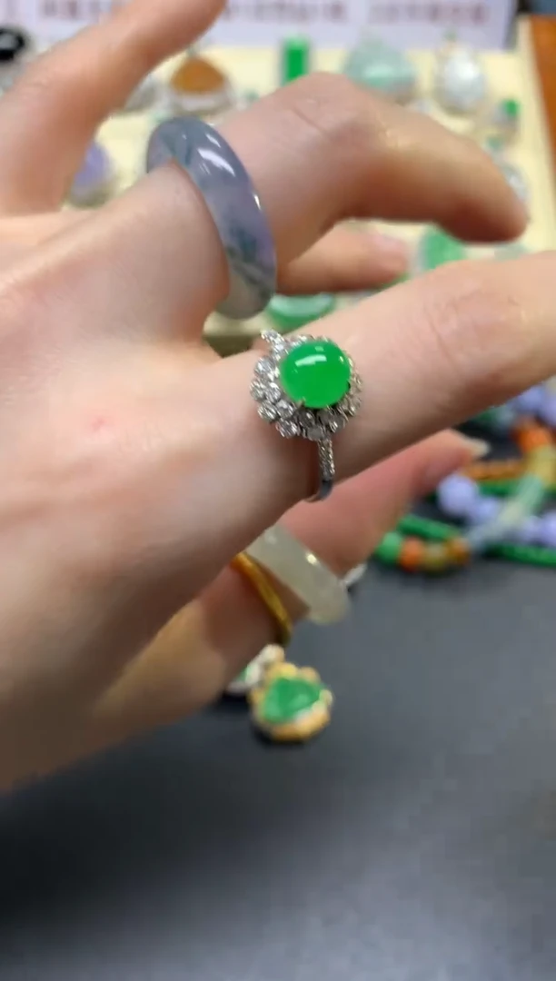 翡翠戒指18K金镶嵌绿蛋戒指|7400+740