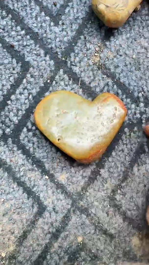 未镶嵌和田玉挂件1