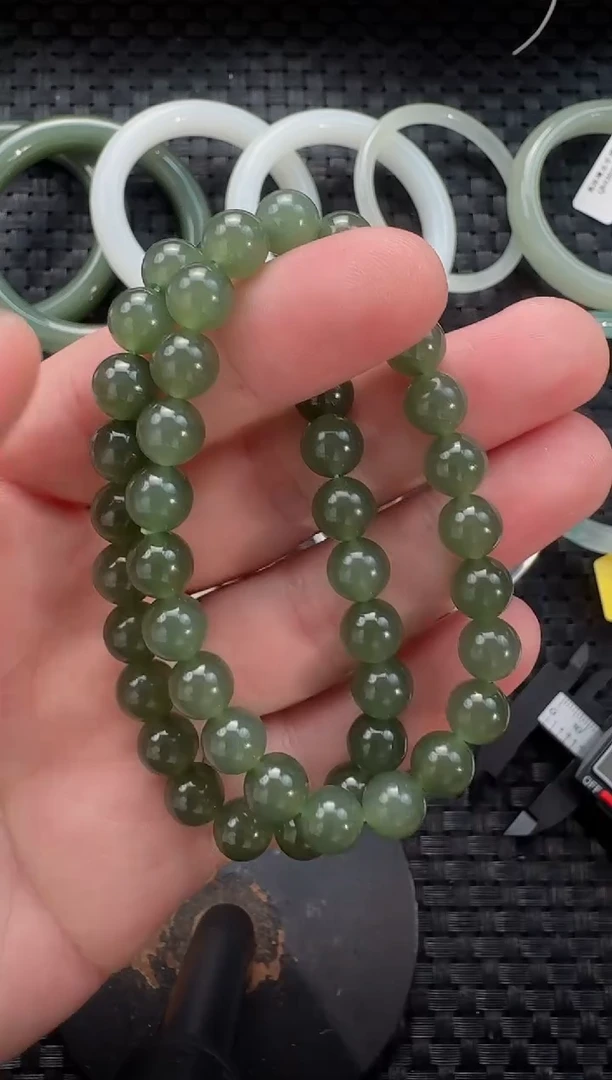 颈饰未镶嵌和田玉8mm湖水绿手串（多样性发货拍一发一）