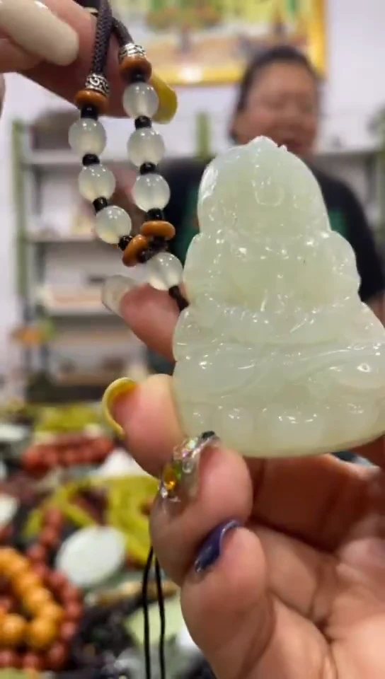 未镶嵌岫玉吊坠