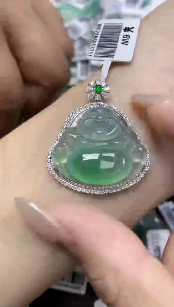 翡翠18K金镶嵌颈饰天然缅甸翡翠A货