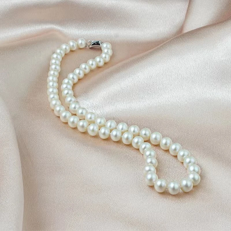 珠光宝气白色珍珠项链