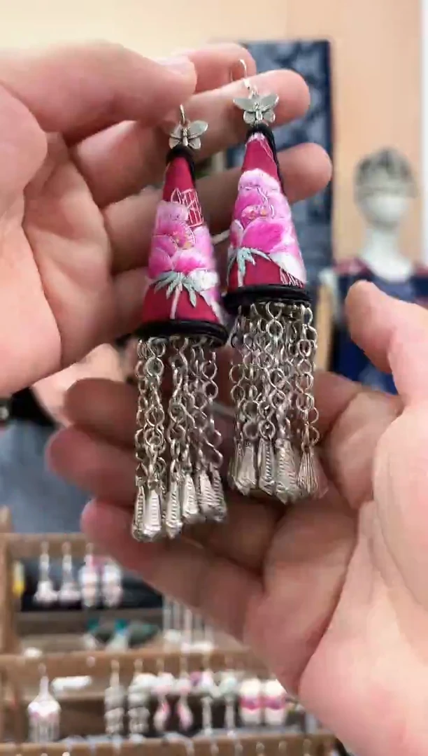 织绣民族风非遗老绣饰品610