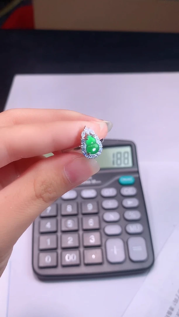 颈饰未镶嵌翡翠0芹0翡翠珠宝4