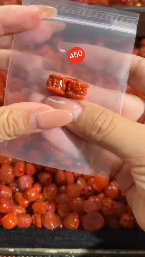 南红玛瑙未镶嵌颈饰1