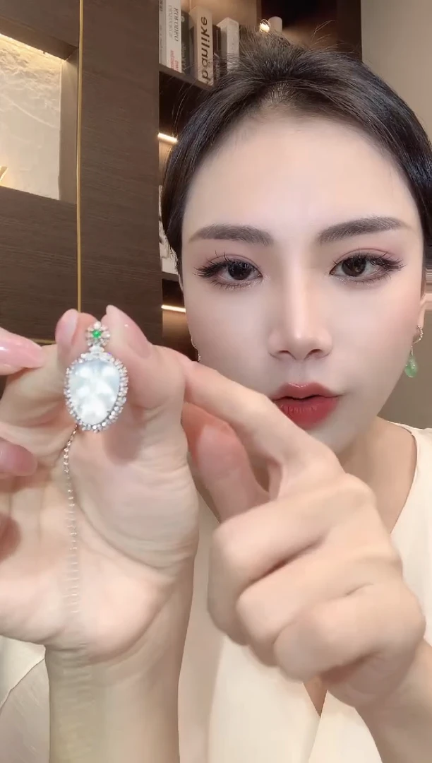 吊坠(不含链)18K金镶嵌翡翠A49