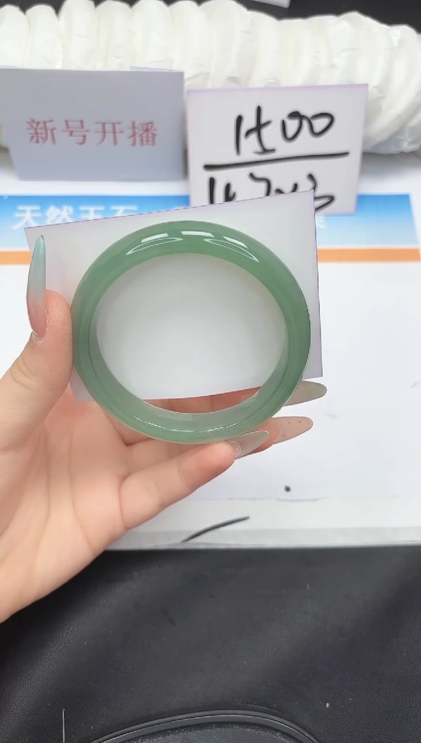 未镶嵌手镯石英质玉125-54