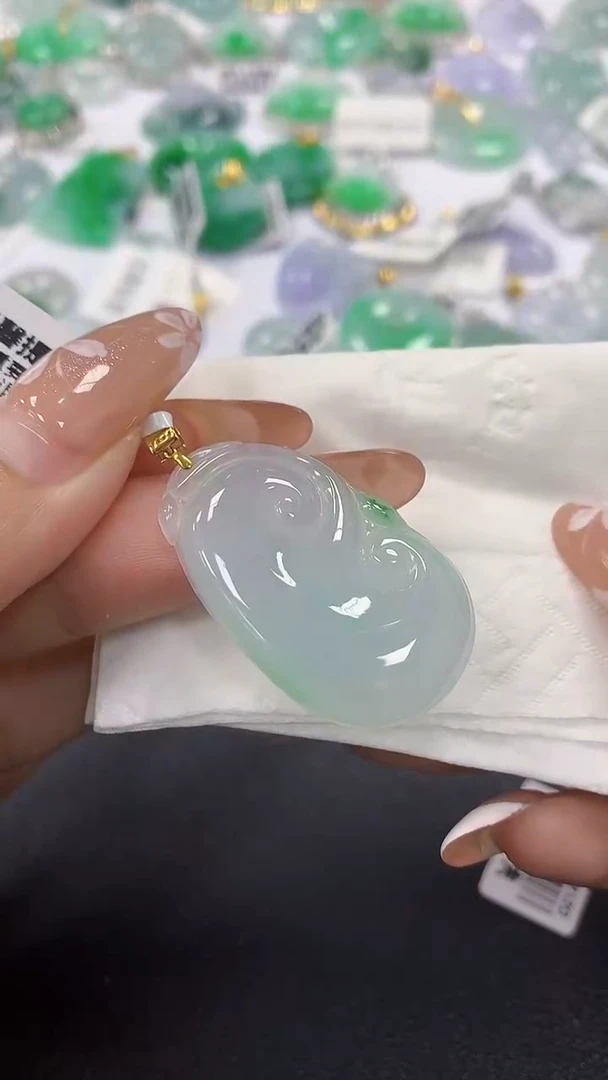 颈饰18K金镶嵌翡翠a货假一赔三支持复检百元上9元证书费自理