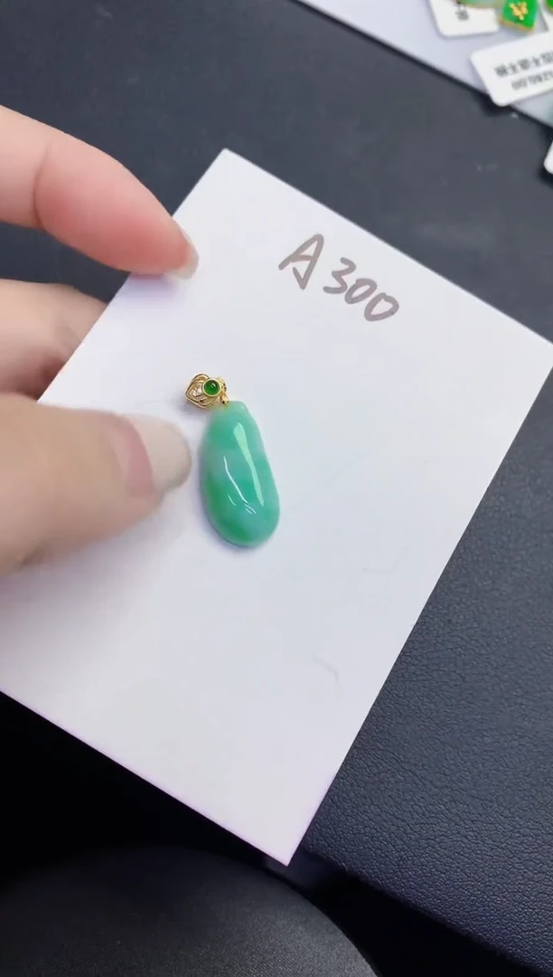 颈饰未镶嵌翡翠缅甸天然翡翠A货