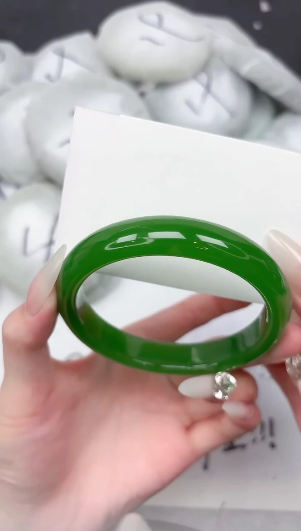 未镶嵌手镯石英质玉246-62.4