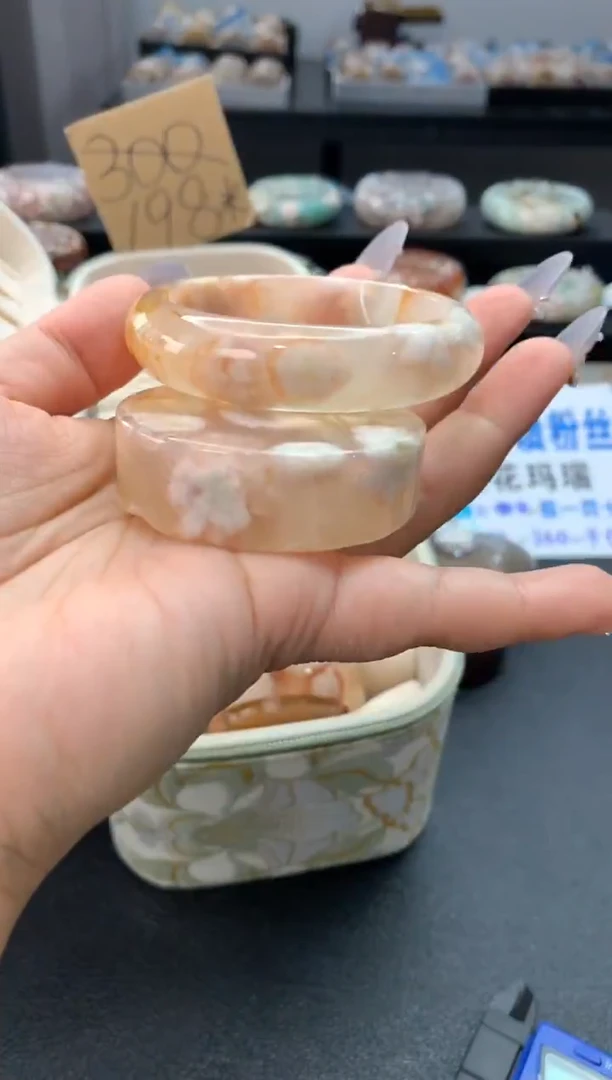 未镶嵌手镯石英质玉（52-53圈口）赠送镯心