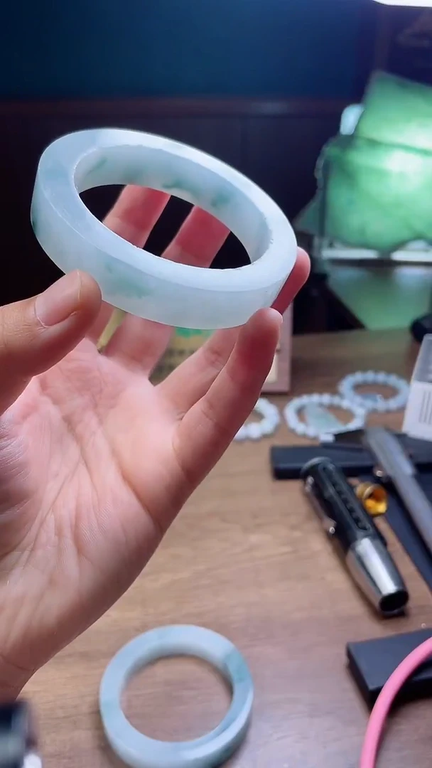 定制翡翠手镯未镶嵌爱****璃定制