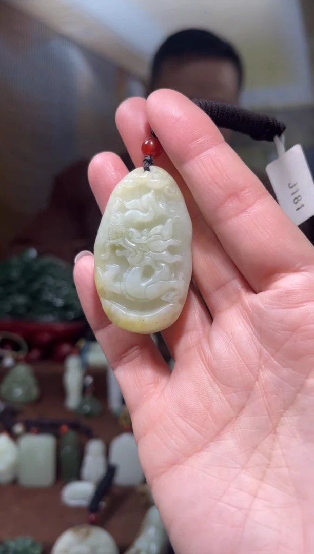 颈饰未镶嵌和田玉·