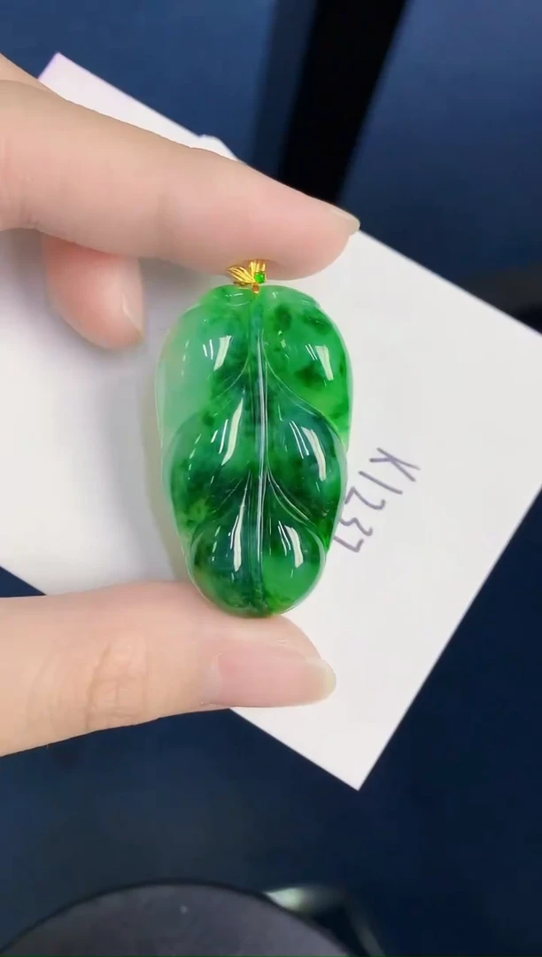 颈饰18K金镶嵌翡翠天然翡翠缅甸A货