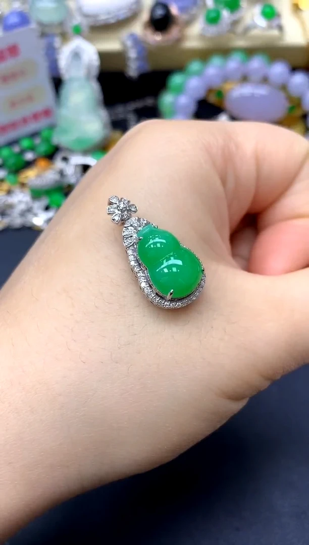 颈饰18K金镶嵌翡翠?**糖209-中国好珍宝