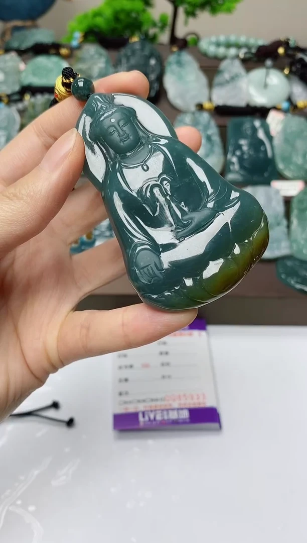 翡翠未镶嵌颈饰