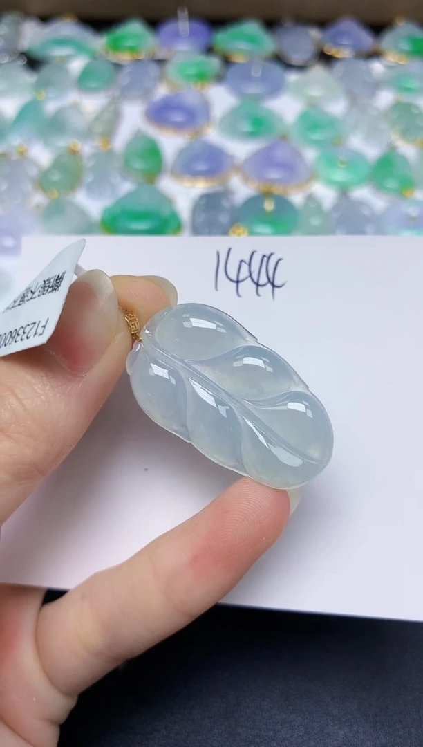 翡翠18K金镶嵌颈饰 天然缅甸翡翠A货