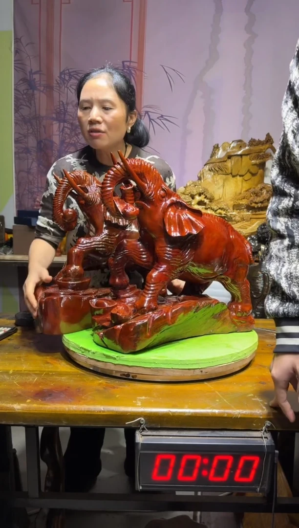 金丝楠一*缅甸花梨木雕刻摆件