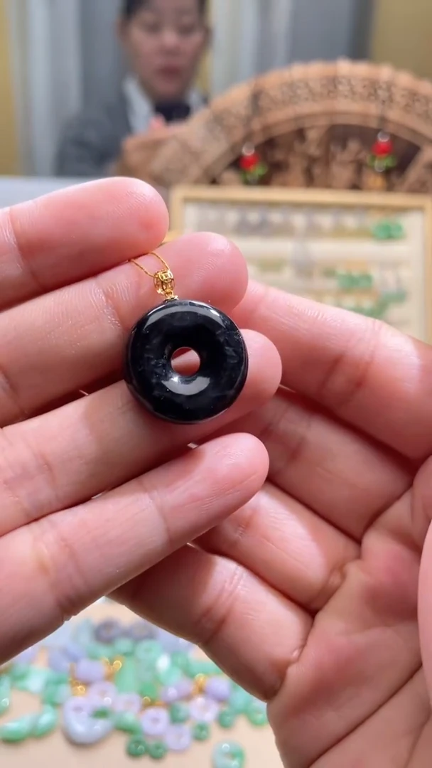 【闪购商品】翡翠颈饰未镶嵌甜甜圈