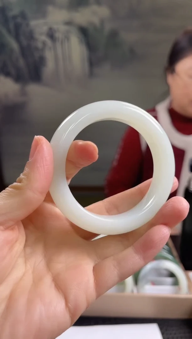 未镶嵌手镯和田玉55.6圈口