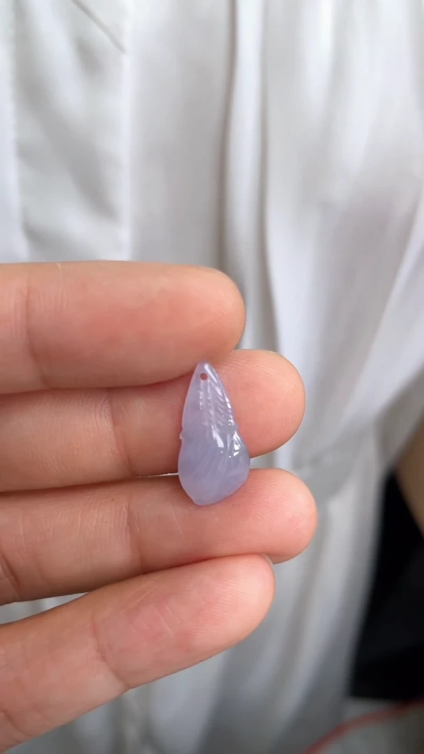 翡翠未镶嵌颈饰滴流