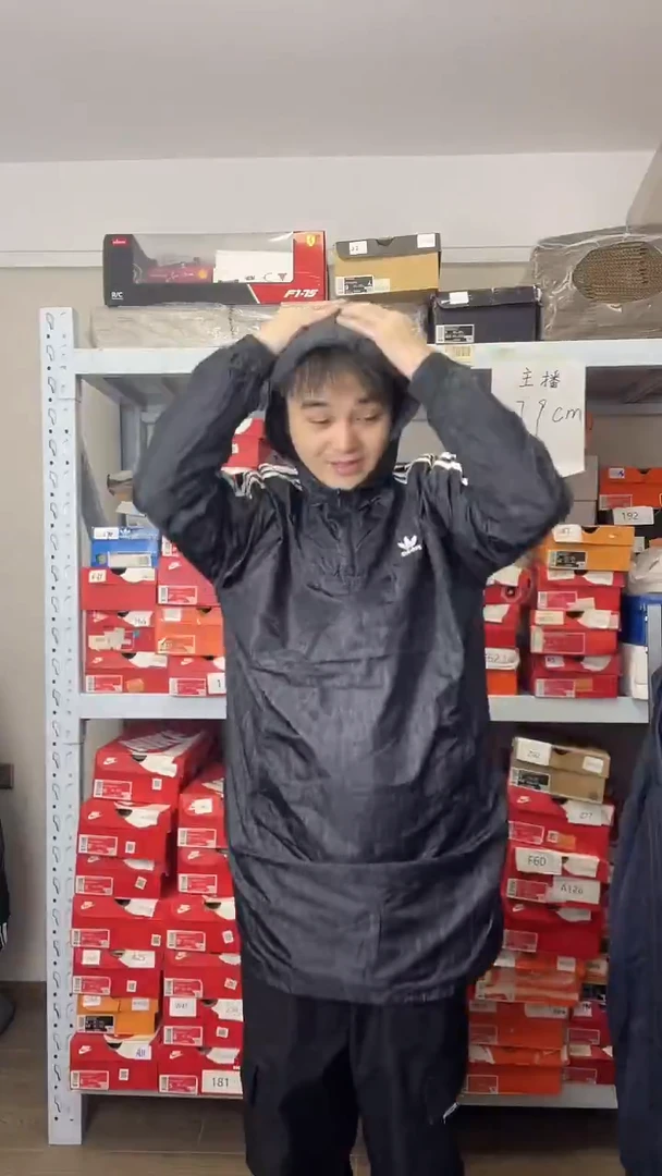 大牌潮服清仓中，编号FRI W27   ，尺码175
