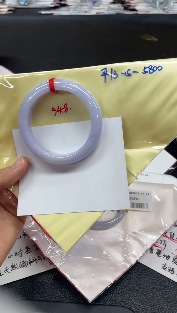 翡翠手镯未镶嵌翡翠手镯