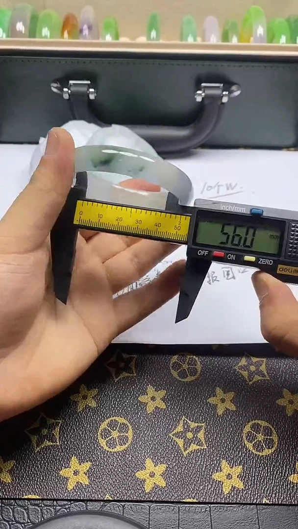 翡翠手镯未镶嵌0143
