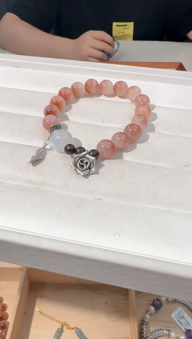 【闪购商品】水晶手链银S925镶嵌豆沙兔毛设计款