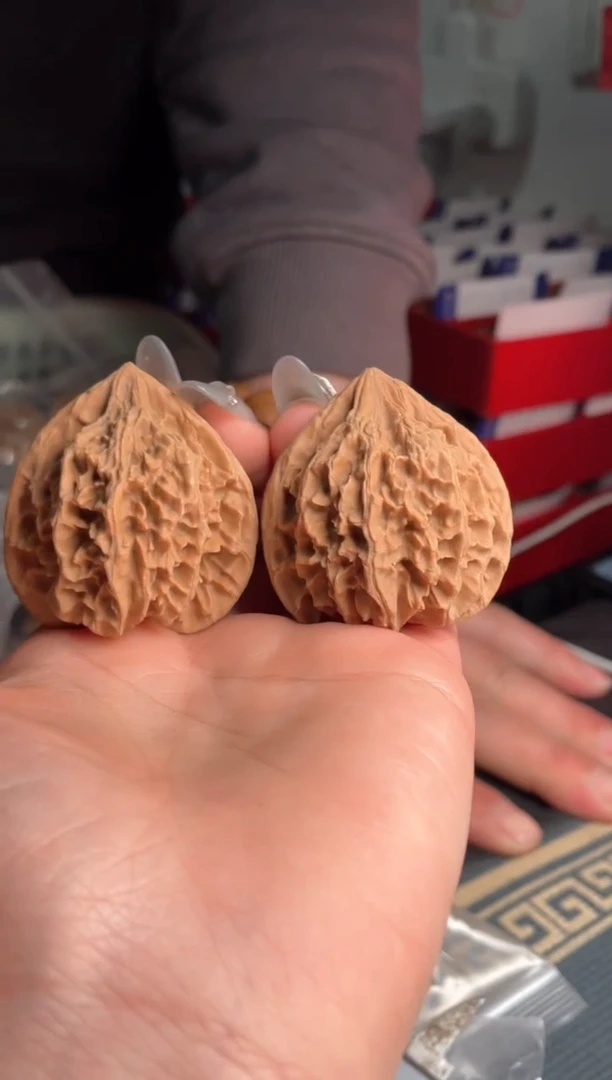 【闪购商品】文玩核桃吊坠野牛团购 40左右