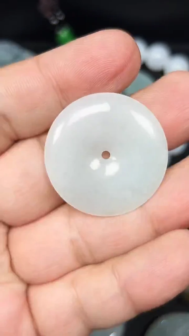 颈饰未镶嵌翡翠天然缅A翡翠