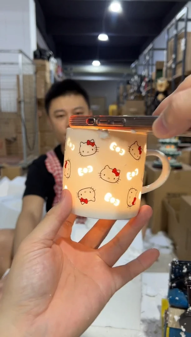 瓷片白色kt猫满印镂空咖啡杯